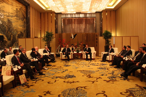 Weis 2013-04-meeting.JPG
